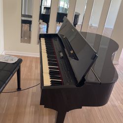 Piano For Sale Accepting Offers 