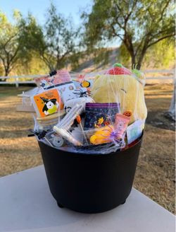 Winnie the pooh spooky basket