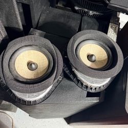 One pair of Focal flax 6.5 midbass speakers with F150 front door adaptors and plugs.