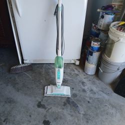 Shark Electric Steamer 