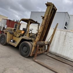 15000lb Clark Forklift