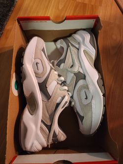 Nike AL8 Women's size 9 - NIB