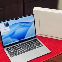 Apple MacBook Air 13 inch M2 chip 16GB RAM 256Gb SSD