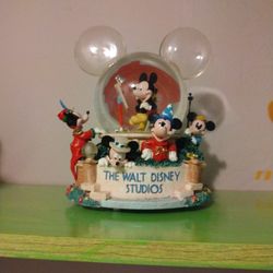 Walt Disney World Snow Globe