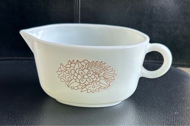 Vintage Pyrex-B gravy boat