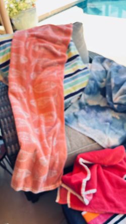 Gently Used Beach Towels & Kids’ Poncho Towels – Great for Summer!