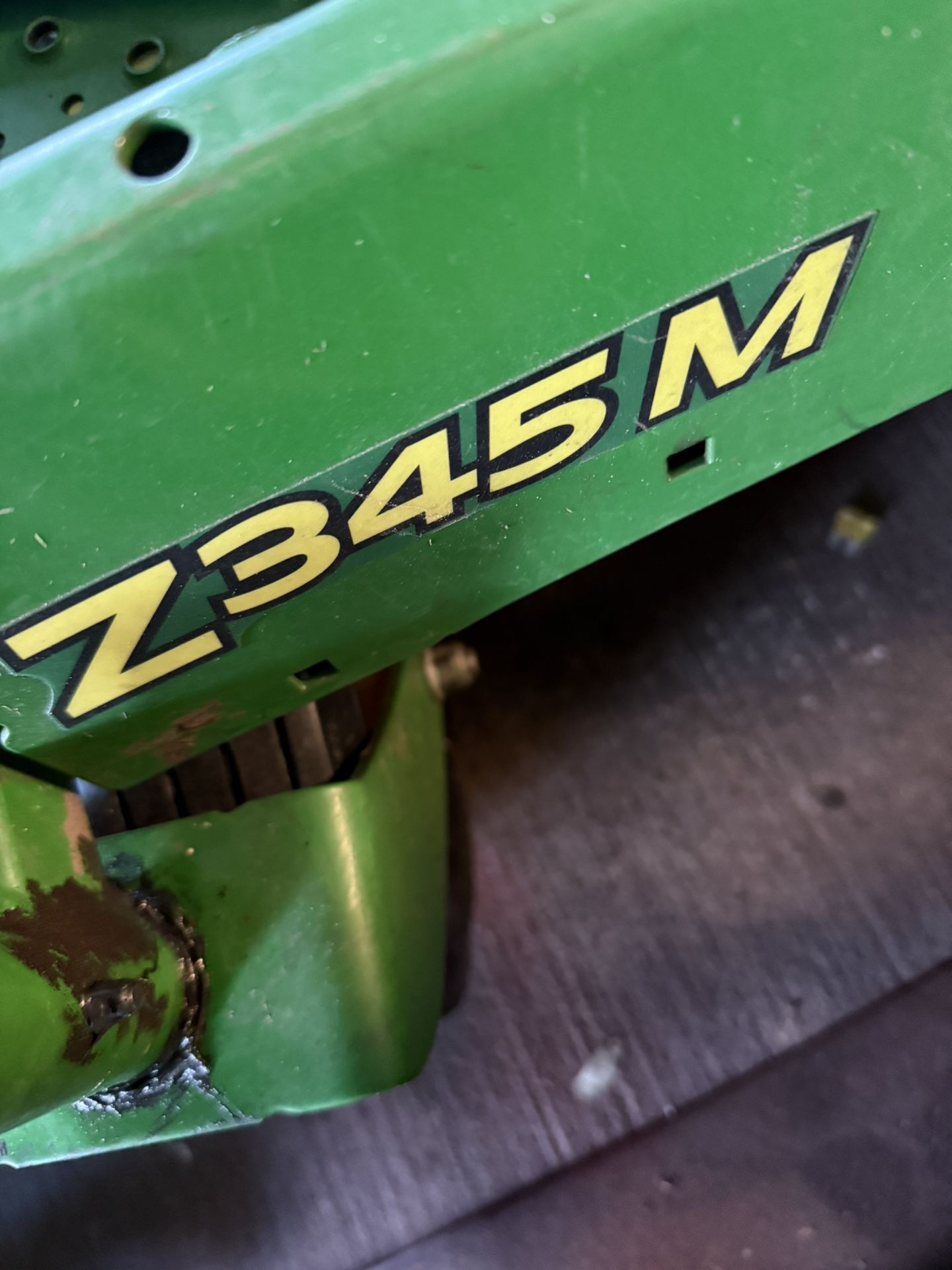 2017 John Deere With 42 Inch Deck And Low 166 Hours