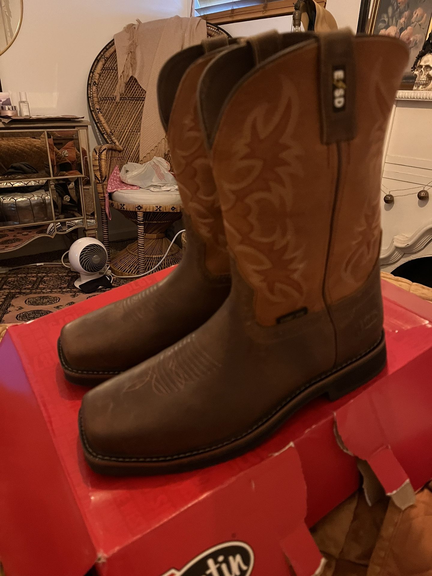 Men’s Work Boots … Brand New ! Size 12 … Steel Toe & Electrical Hazard ! $60 Firm