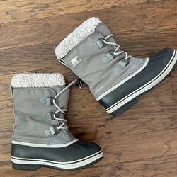 Girls ( Or Small Women’s) Size 4 Sorel  Waterproof Snow/Winter Boots 