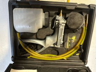 Automotive vacuum pump test kit
