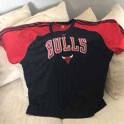 Adidas Chicago Bulls, short sleeve shirt