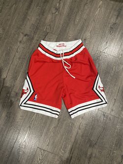 Chicago Bulls Shorts Red Size Small