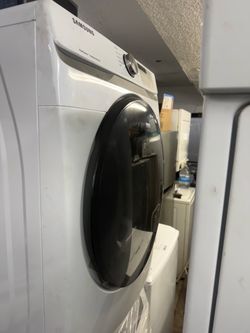 Samsung gas dryer 7.5 cu ft like new condition