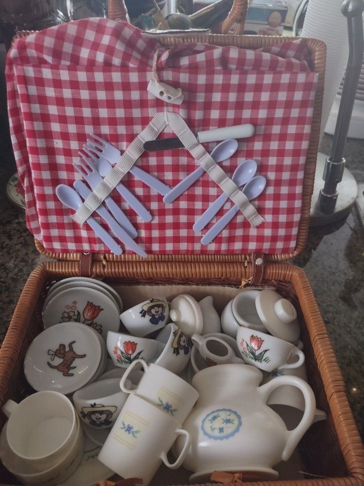 Doll Picnic Basket Set