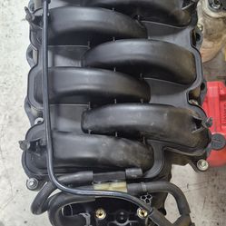 Ford voodoo intake manifold  5.2 , mustang gt350