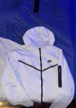 grey nike tech M