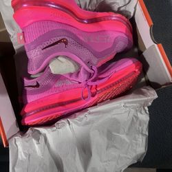 Pink Nike Pegasus - w size 9