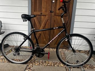 54cm Beautiful Trek 5200 OCLV Carbon Fiber Series Road Bike