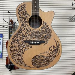 Luna Guitar