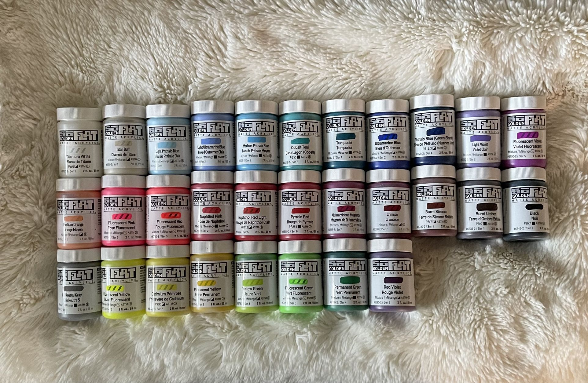 Golden: Multicolor So Flat Matte Acrylics Bundle (30 Paints)