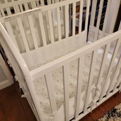 Mini crib