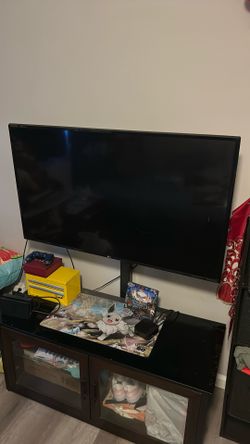 Smart Tv And Stand