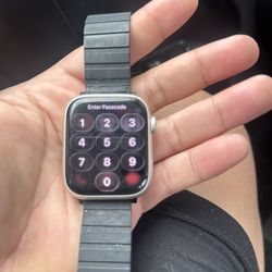 Apple Watch Series 8