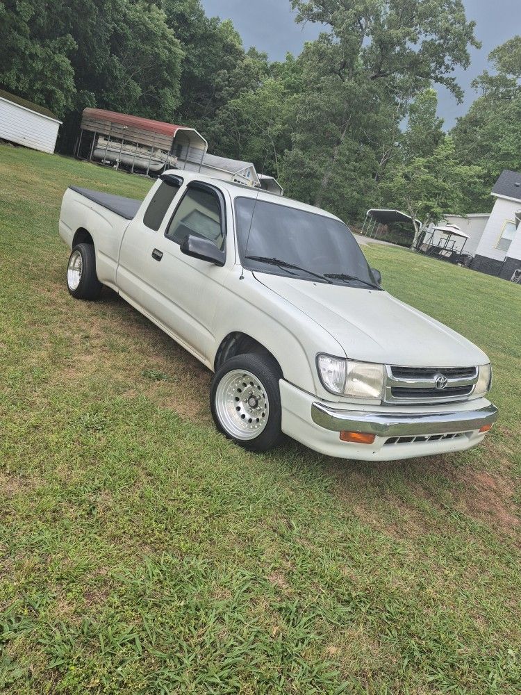 Toyota Tacoma 