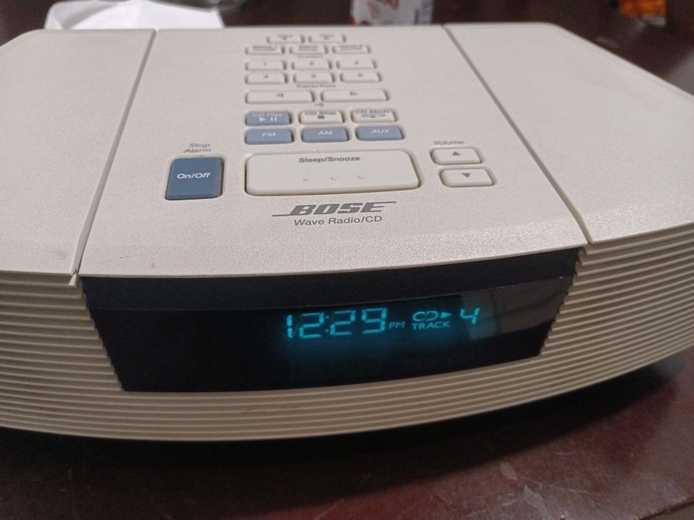 Bose Wave Compact Radio/CD   White AWRC1P 