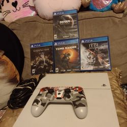 PS4.  JUEGOS.   UN. CONTROL