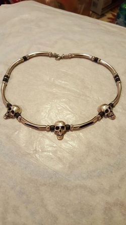 SILVERTONE SKULL NECKLACE