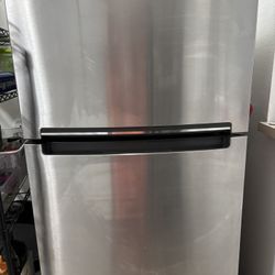 Whirlpool Fridge! 2 Years Old 