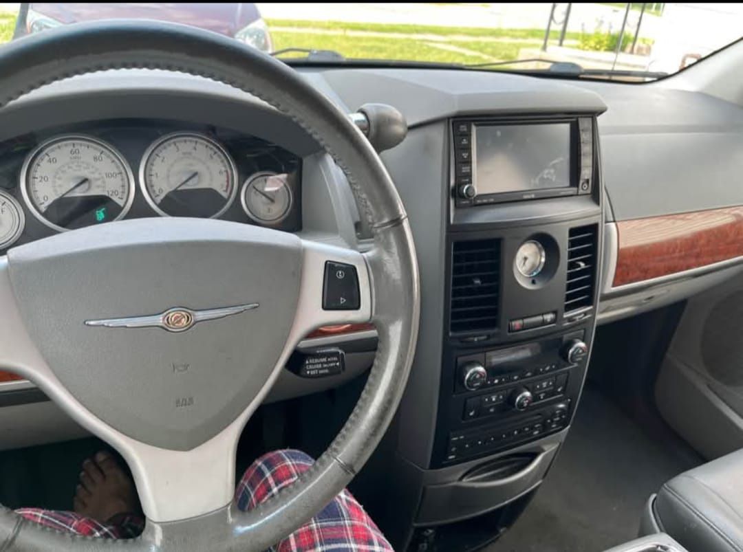 2008 Chrysler Town & Country