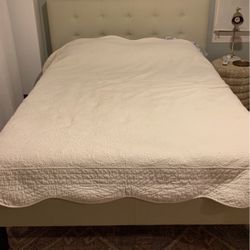 Beautiful Light Yellow Queen Quilt Coverlet