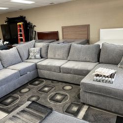 LIGHT GRAY SECTIONAL