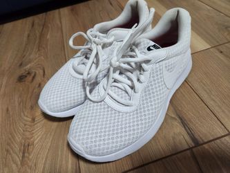 Nike Tanjun White Metallic Silver W 7.5
