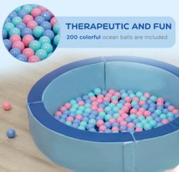 Toddler ball pit with balls