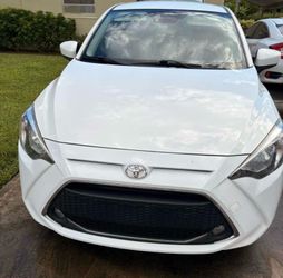 2020 Toyota Yaris LE Hatchback