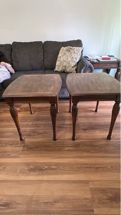 2 wood side tables