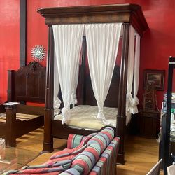 Victorian Mahogany Queen Bed