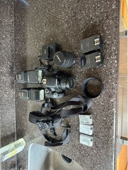 Complete Canon T4i Studio Kit - 2 Lenses, 2 Flashes, Triggers & Case