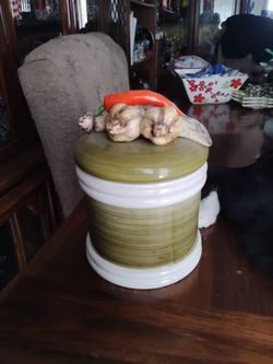 Vintage Arnart 5th Ave Garden Harvest canister