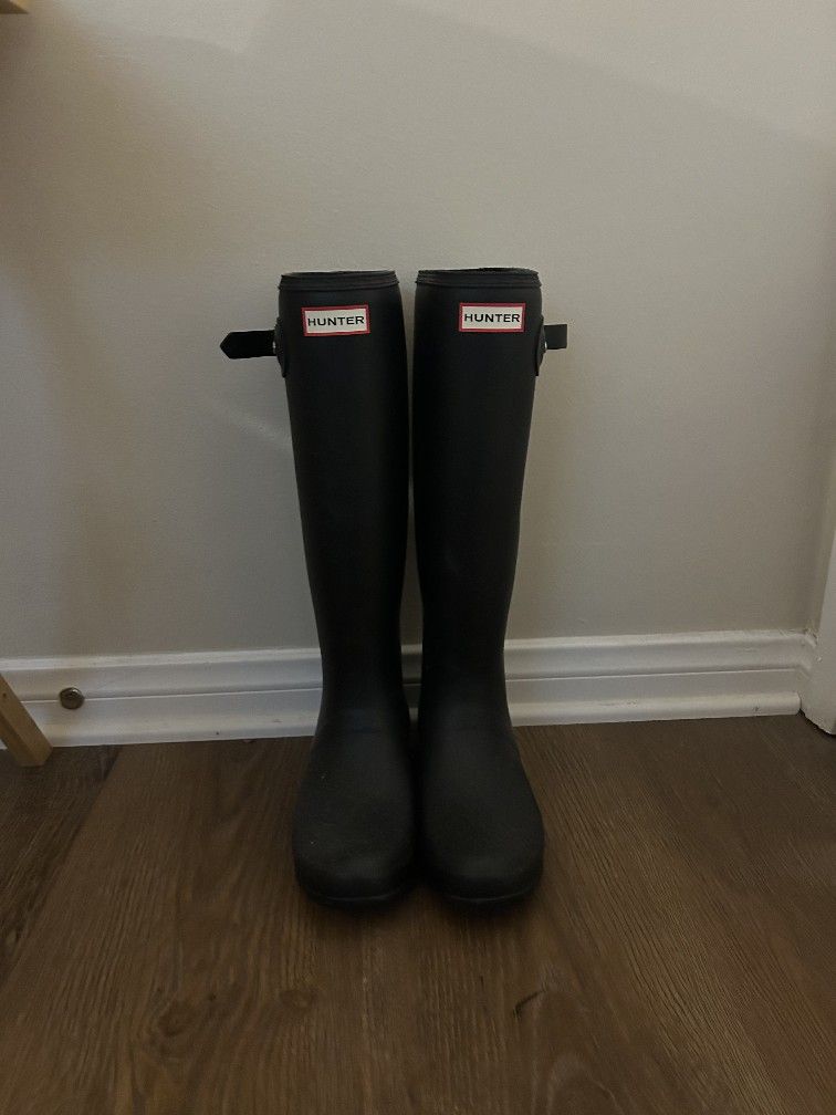 Woman Hunter Rain Boots Size 8