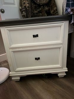Queen bed set