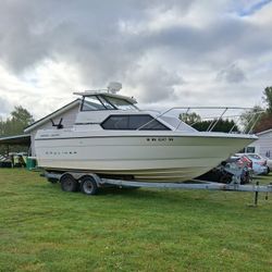 1997 Bayliner 24 Ft. Cabin Cruiser 