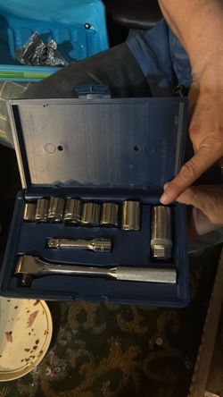 HUSKY Ratchet/ Spark plug kit