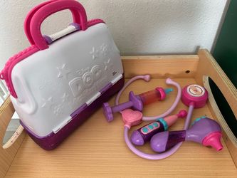 Doc McStuffins Toy Hospital Doctor's Bag Set