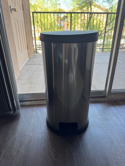 Trash can