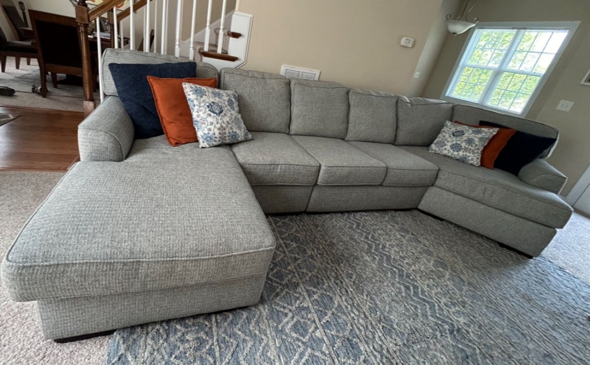 Cozy sectional with stain-resistant fabric 