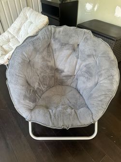 Silla Gris Tipo Platillo Plegable